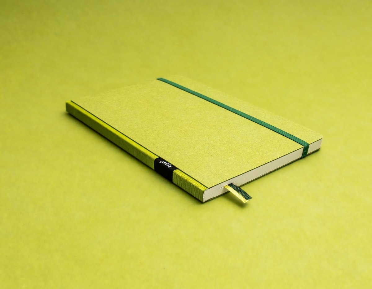 Farbiges Notizbuch A5 – Cover, Gummiband & Lesezeichen farblich abgestimmt - tyyp